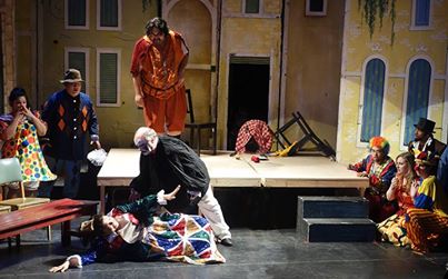Live on stage! Spoiler alert - Canio kills his wife.